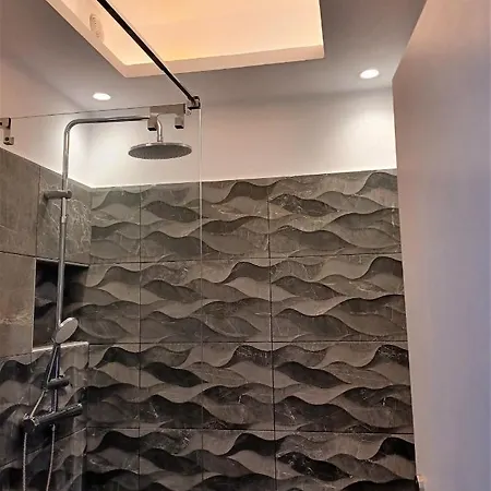 Evelina A Breath Away From The Black Offer Plenty Of Type To Every Traveler's Needs-economic Rooms-thematic Rooms-design Rooms-kitchenette Rooms-studios-small Affittacamere *