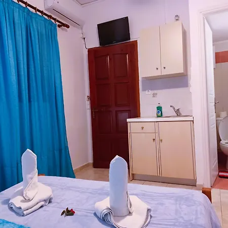 Evelina A Breath Away From The Black Offer Plenty Of Type To Every Traveler's Needs-economic Rooms-thematic Rooms-design Rooms-kitchenette Rooms-studios-small Affittacamere *