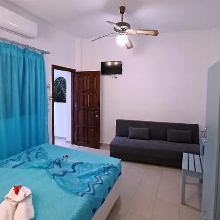 Affittacamere Evelina A Breath Away From The Black Offer Plenty Of Type To Every Traveler's Needs-economic Rooms-thematic Rooms-design Rooms-kitchenette Rooms-studios-small Perissa (Santorini)