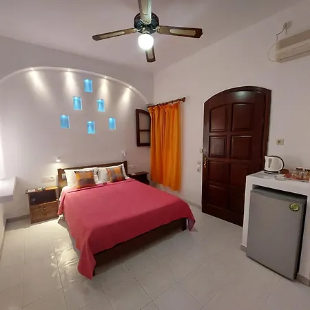 Affittacamere Evelina A Breath Away From The Black Offer Plenty Of Type To Every Traveler's Needs-economic Rooms-thematic Rooms-design Rooms-kitchenette Rooms-studios-small *