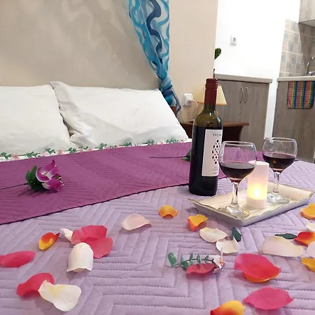 بيت ضيافة Evelina Means Vacation Beside The Sea, Who Wants To Swim In A Box Of Chemicals, Swimming In The Sea,there Is Nothing Like A Morning Walk On A Beachlife Definitely Has A Different Vibe