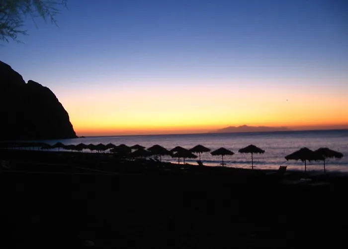 招待所 Evelina Means Vacation Beside The Sea, Who Wants To Swim In A Box Of Chemicals, Swimming In The Sea,there Is Nothing Like A Morning Walk On A Beach-beachlife Definitely Has A Different Vibe