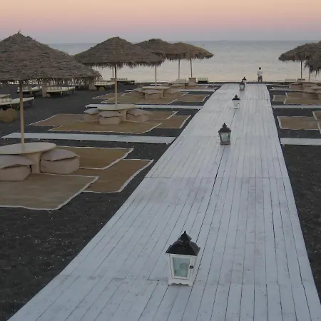 Evelina Pension: Diverse Near Black *