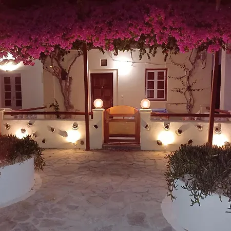 Konukevi Evelina A Breath Away From The Black Offer Plenty Of Type To Every Traveler's Needs-economic Rooms-thematic Rooms-design Rooms-kitchenette Rooms-studios-small Perissa (Santorini)