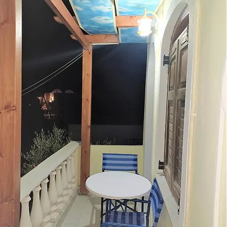 게스트하우스 Evelina Pension Guest Beach House-Rooms And Studios Means Vacation Beside The Sea-Swimming In The Sea-There Is Nothing Like A Morning Walk On A Beach-Beachlife Definitely Has A Different Vibe 페리사