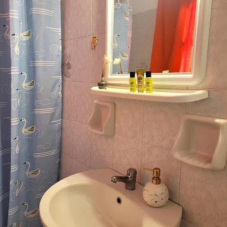 게스트하우스 Evelina Pension Guest Beach House-Rooms And Studios Means Vacation Beside The Sea-Swimming In The Sea-There Is Nothing Like A Morning Walk On A Beach-Beachlife Definitely Has A Different Vibe 페리사