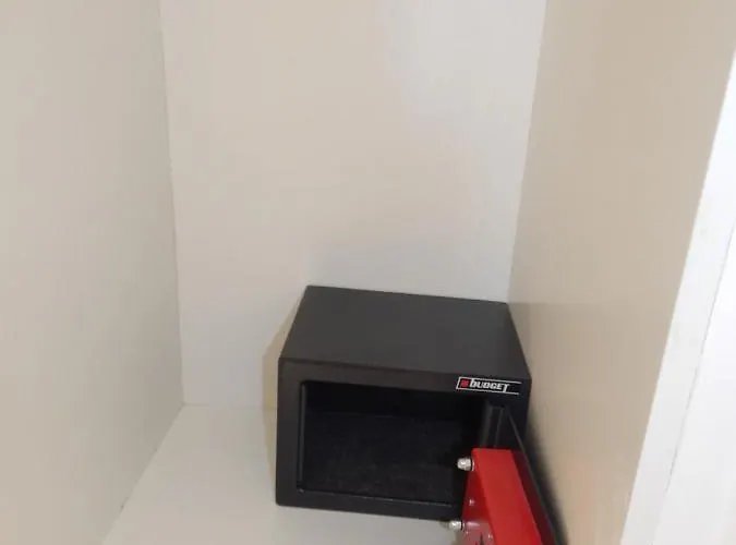 Evelina Means Vacation Beside The Sea, Who Wants To Swim In A Box Of Chemicals, Swimming In The Sea,there Is Nothing Like A Morning Walk On A Beach-beachlife Definitely Has A Different Vibe 게스트하우스 4*