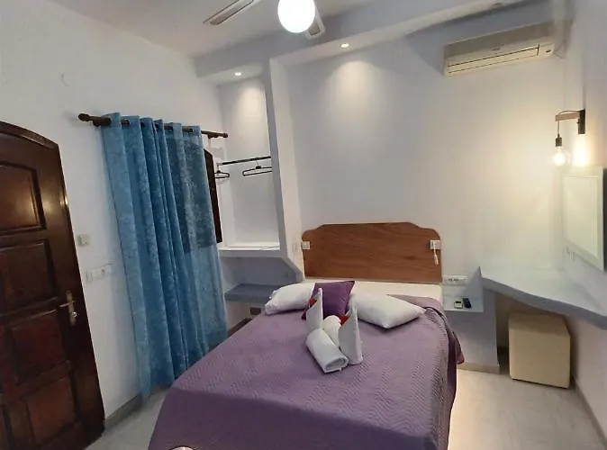 Evelina Means Vacation Beside The Sea, Who Wants To Swim In A Box Of Chemicals, Swimming In The Sea,there Is Nothing Like A Morning Walk On A Beach-beachlife Definitely Has A Different Vibe 게스트하우스 페리사