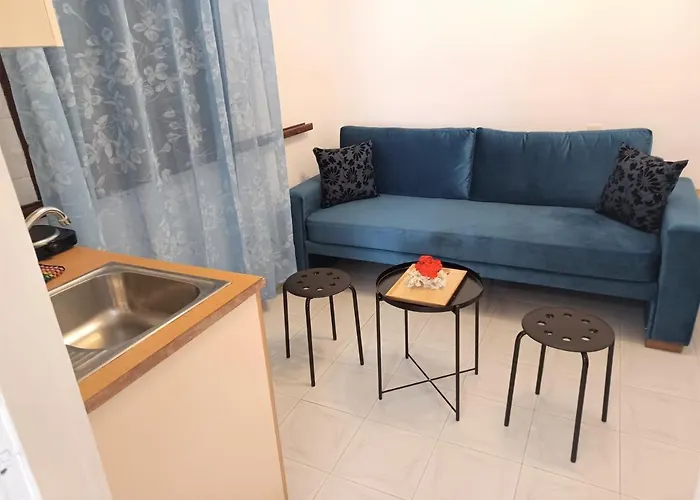 게스트하우스 Evelina Means Vacation Beside The Sea, Who Wants To Swim In A Box Of Chemicals, Swimming In The Sea,there Is Nothing Like A Morning Walk On A Beach-beachlife Definitely Has A Different Vibe 페리사