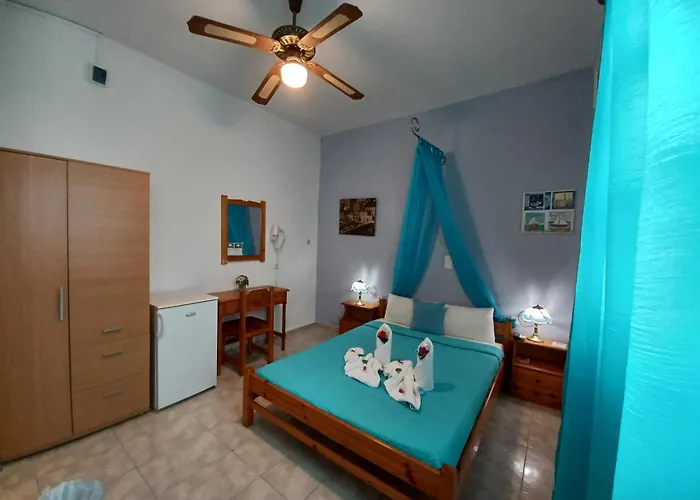 Evelina Means Vacation Beside The Sea, Who Wants To Swim In A Box Of Chemicals, Swimming In The Sea,there Is Nothing Like A Morning Walk On A Beach-beachlife Definitely Has A Different Vibe 게스트하우스 4*