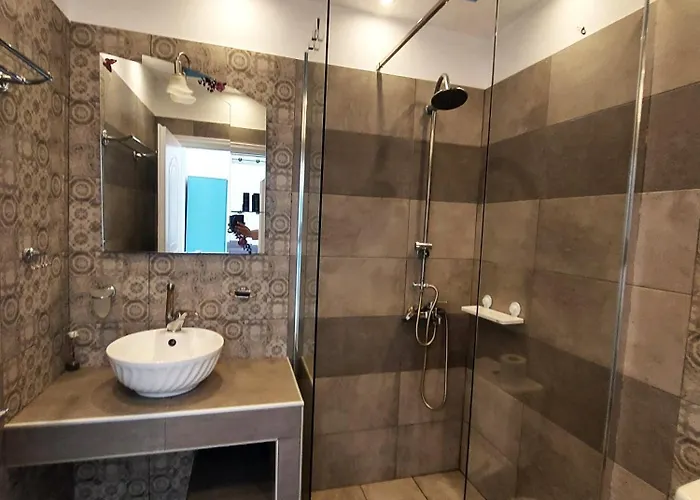 게스트하우스 Evelina Means Vacation Beside The Sea, Who Wants To Swim In A Box Of Chemicals, Swimming In The Sea,there Is Nothing Like A Morning Walk On A Beach-beachlife Definitely Has A Different Vibe