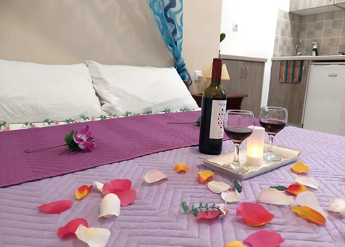 게스트하우스 Evelina Means Vacation Beside The Sea, Who Wants To Swim In A Box Of Chemicals, Swimming In The Sea,there Is Nothing Like A Morning Walk On A Beach-beachlife Definitely Has A Different Vibe