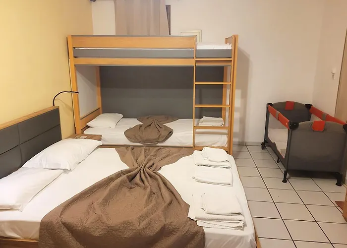 게스트하우스 Evelina Means Vacation Beside The Sea, Who Wants To Swim In A Box Of Chemicals, Swimming In The Sea,there Is Nothing Like A Morning Walk On A Beach-beachlife Definitely Has A Different Vibe