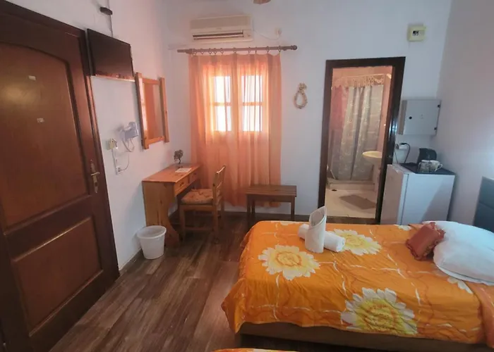 게스트하우스 Evelina Means Vacation Beside The Sea, Who Wants To Swim In A Box Of Chemicals, Swimming In The Sea,there Is Nothing Like A Morning Walk On A Beach-beachlife Definitely Has A Different Vibe